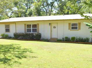 602 4th St, Chipley, FL 32428