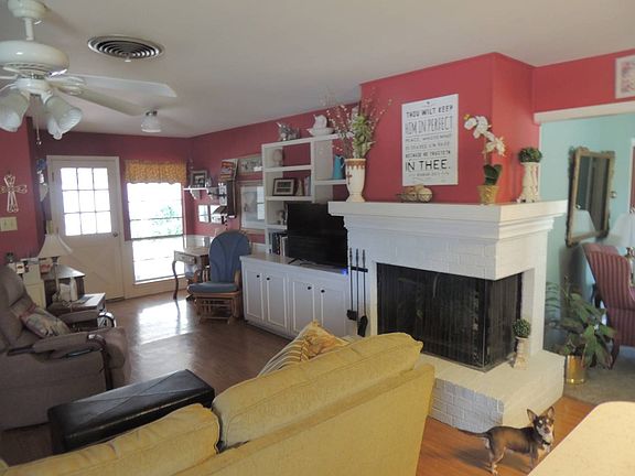 2nd image of 2101 S Pine St