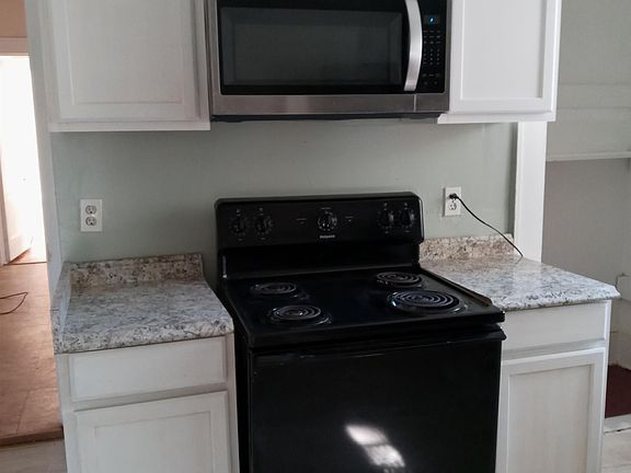 3rd image of 1019 Birch St #10723174