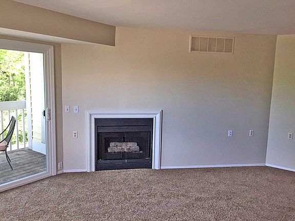4th image of 2231 S Huron Pkwy APT 2