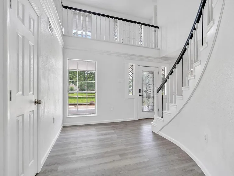 4409 Hillbrook Dr — Photo 12