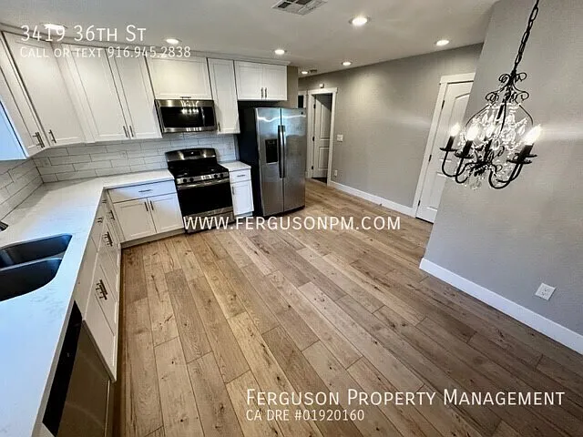 Beautifully Updated Four Bedroom Home in Oak Park — Photo 3