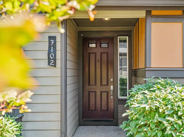 7102 NE Stonewater St, Hillsboro, OR 97124
