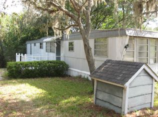9751 Lake Dr, Weeki Wachee, FL 34613
