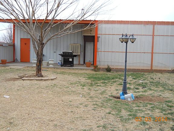 3rd image of 14835 Chinaberry Ave