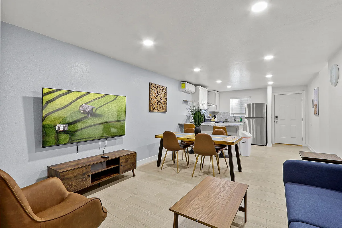 Living Area - Carousel Dr
