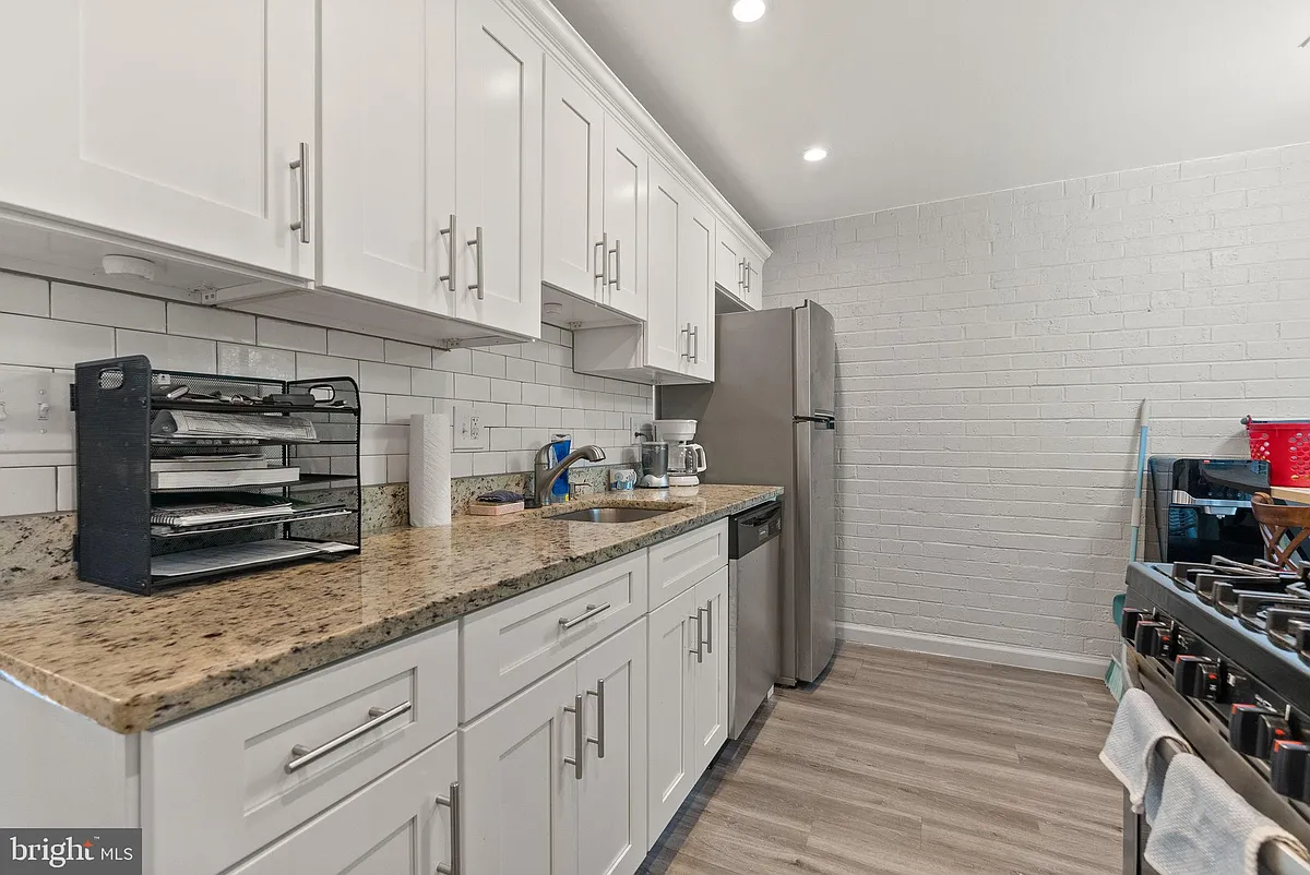 Building Photo - 3352 Huntley Square Dr #T