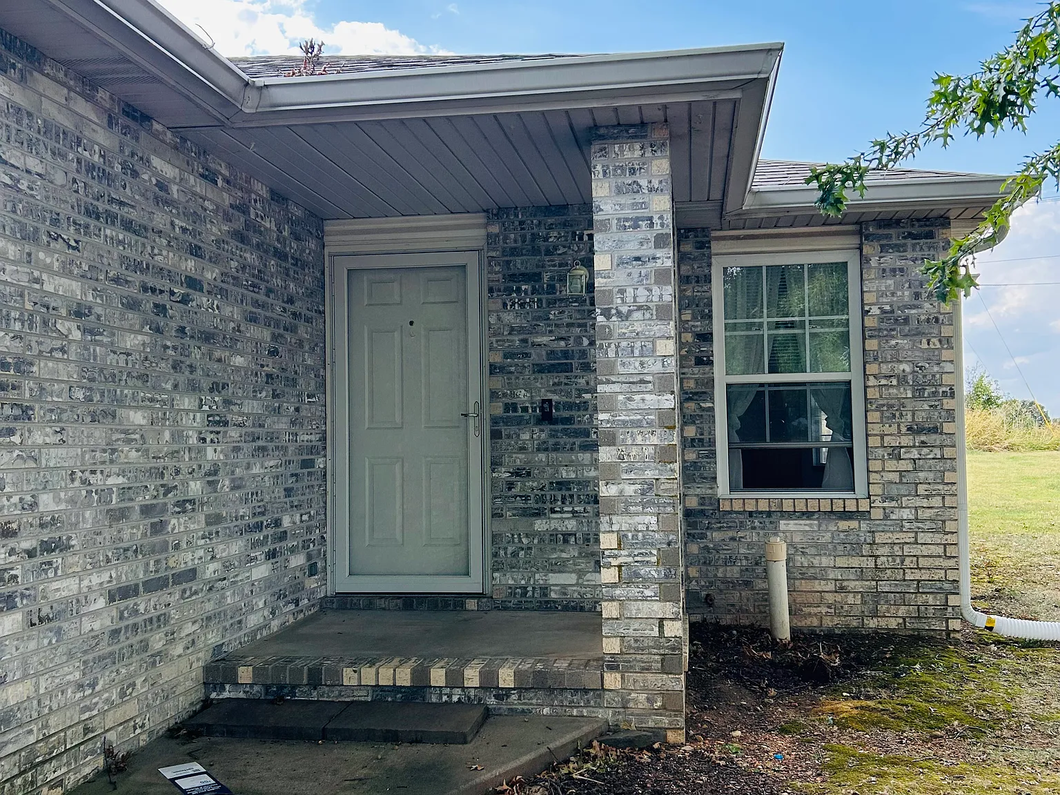 2 bed, 1200 sqft, $1,300 — Photo 3