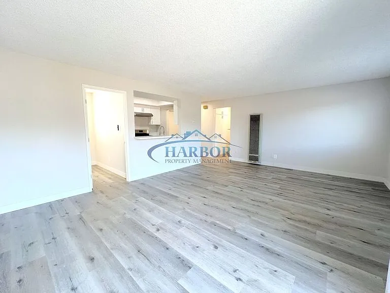 2315 S Grand Ave #11 — Photo 7