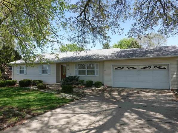 2819 Costa Dr, Galesburg, IL 61401