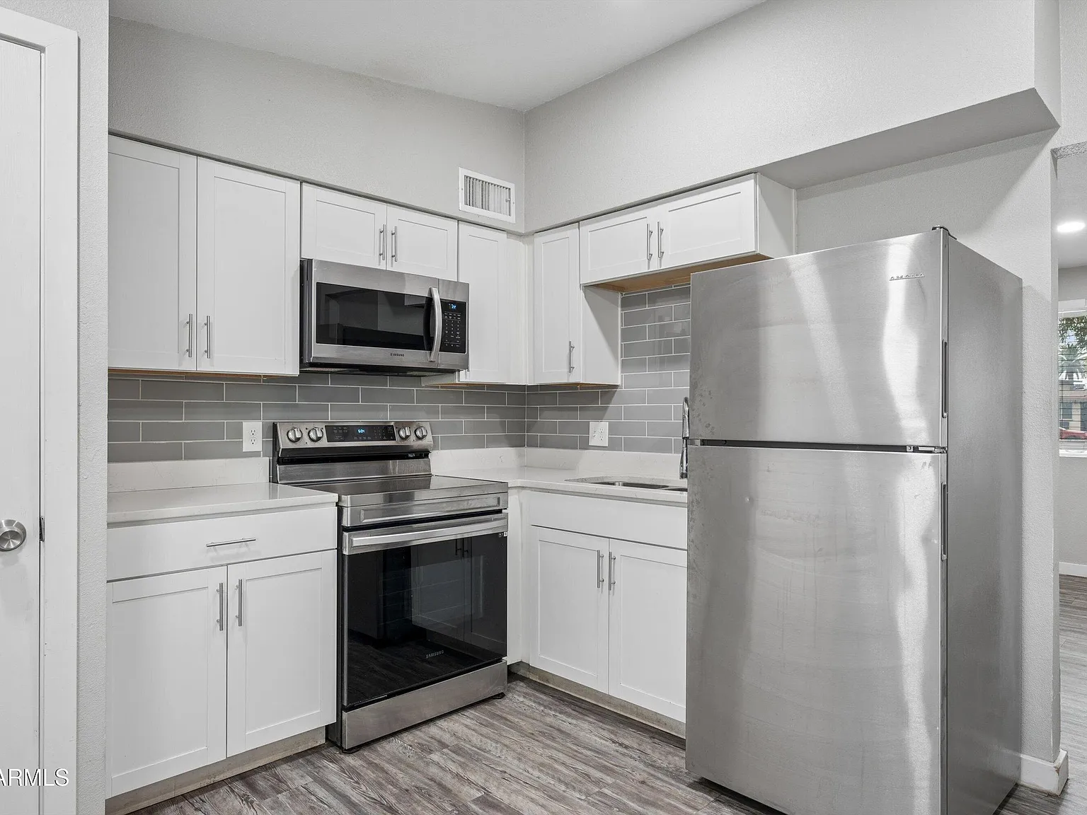 2 bed, 1.0 bath, 950 sqft, $1,449 — Photo 1