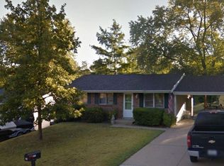 2114 Gladiator Dr, Fenton, MO 63026