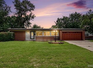 1540 Hialeah Pl, Florissant, MO 63033