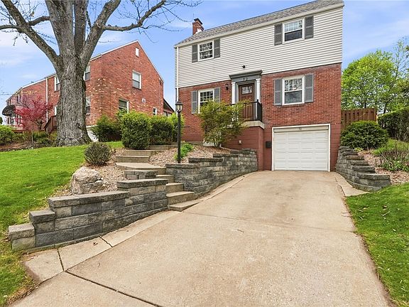 3rd image of 72 Hollow Haven Dr