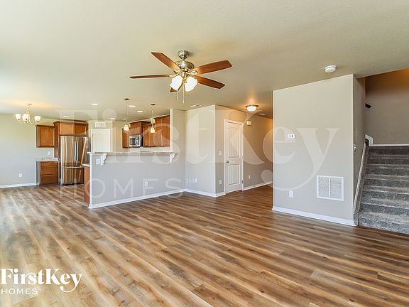 3rd image of 7687 Benecia Dr