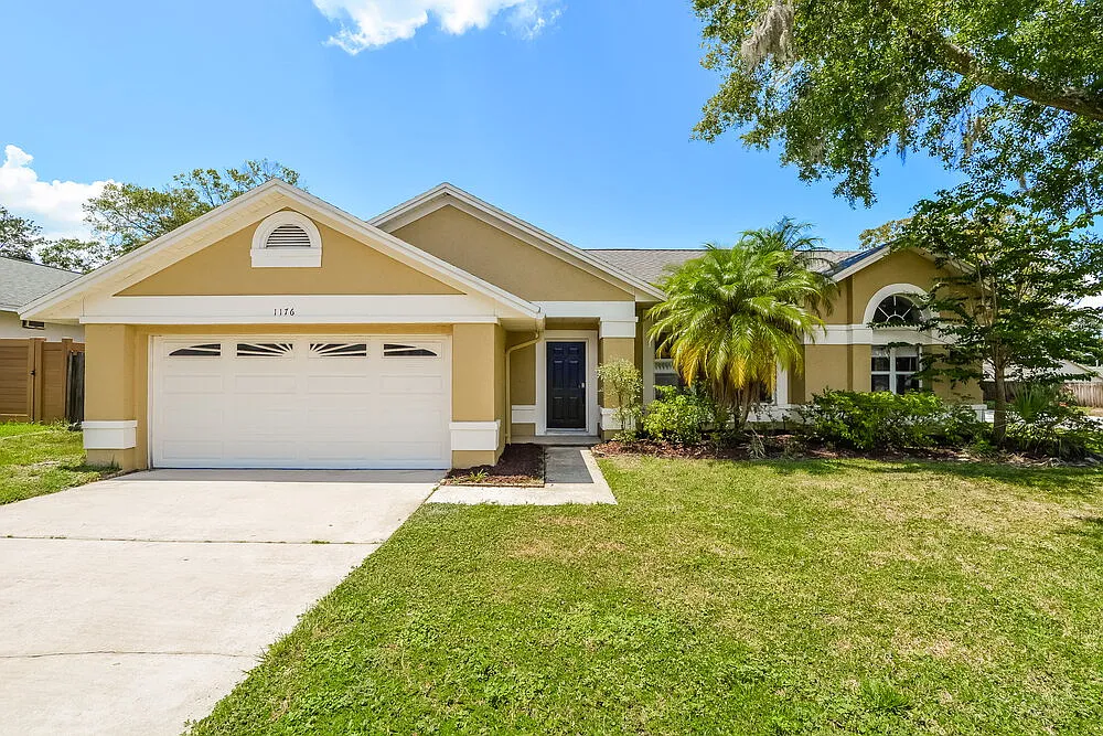 3 bed, 2.0 bath, 1623 sqft, $2,450 — Photo 1