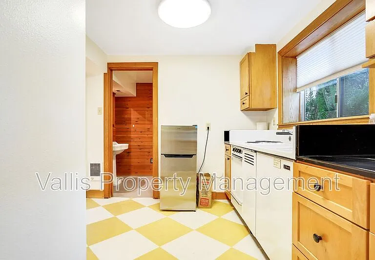 2185 Trade St SE — Photo 11