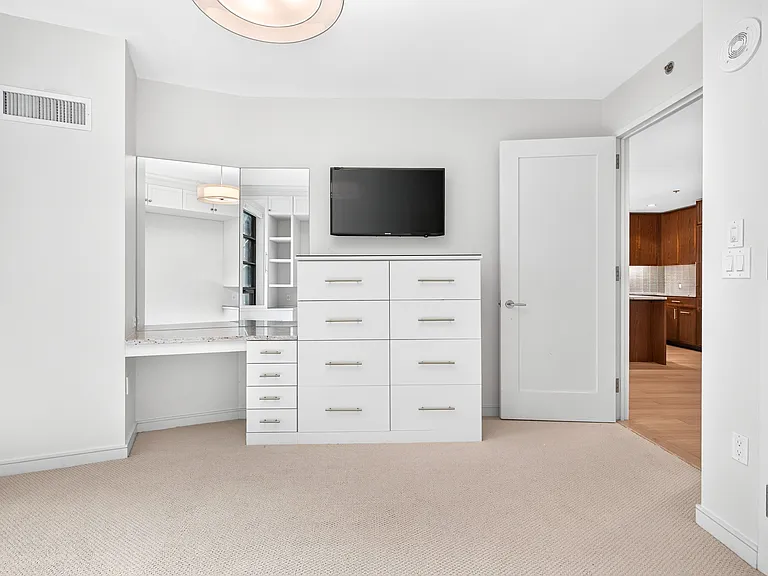 580 Washington St #5E — Photo 19