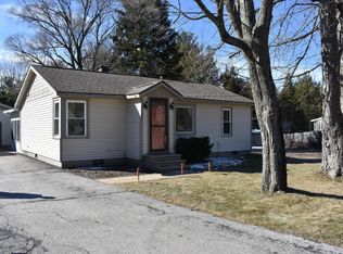 1221 W Mount Garfield Rd, Norton Shores, MI 49441