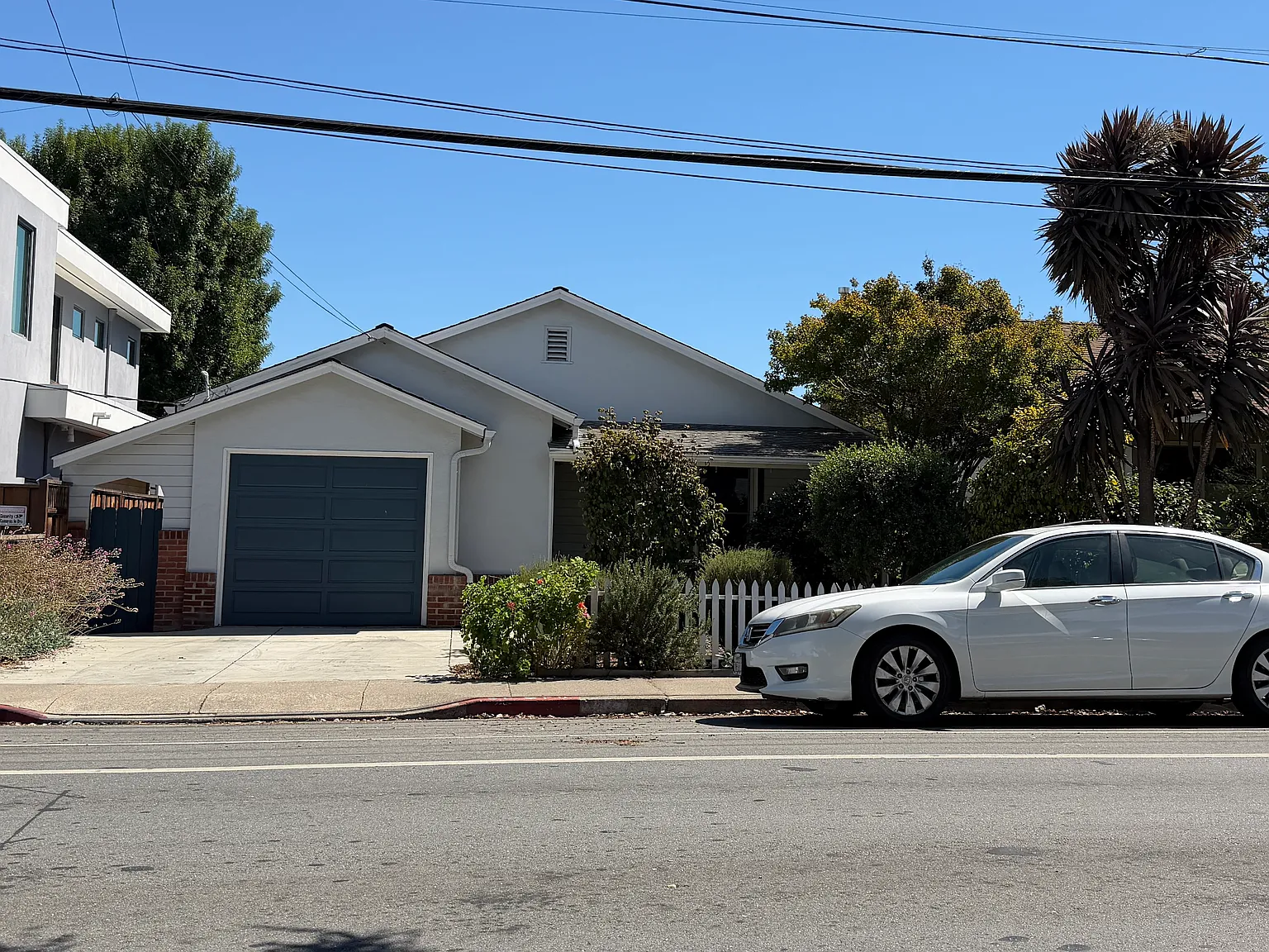 2 bed, 1170 sqft, $4,750 — Photo 1