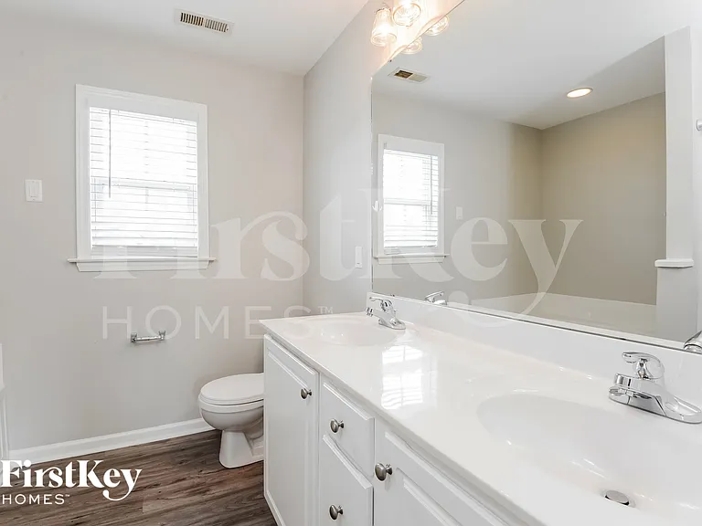 6698 Knob Hill Ct — Photo 10