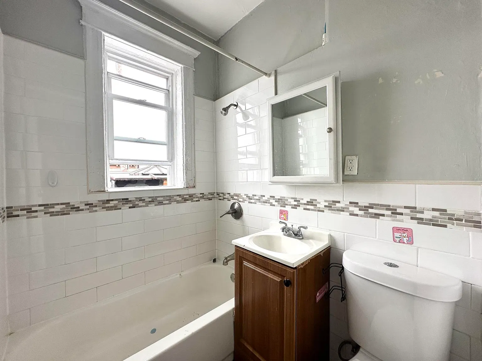 2 bed, 1.0 bath, $1,850 — Photo 3