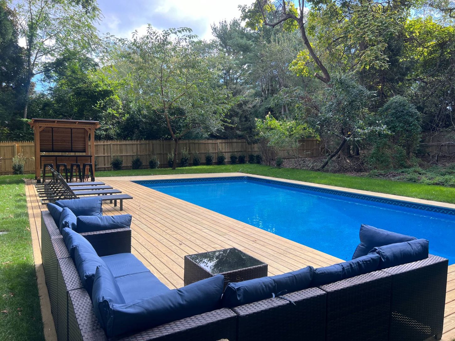  Pool area