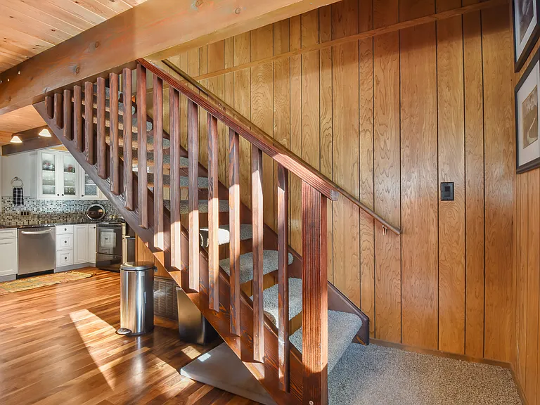 5668 Sahara Dr — Photo 16