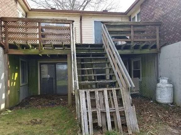3rd image of 1316 Fairway Dr