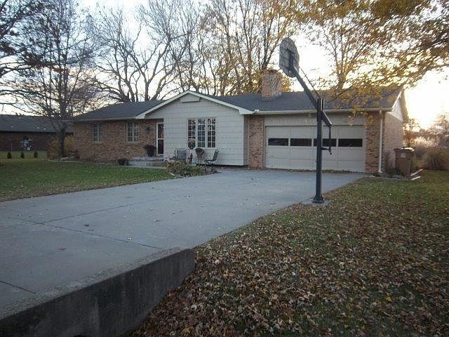 1st image of 4303 Sequoia St