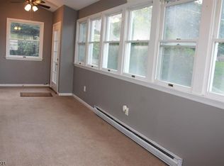 4 Harrison St, Newton, NJ 07860