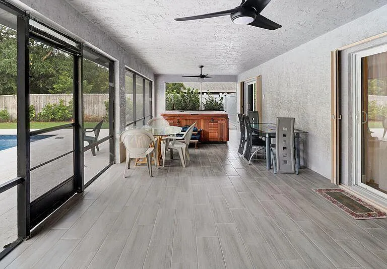 615 NE 15th Pl — Photo 27