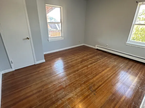 126 Oak St #2B, New Britain, CT 06051