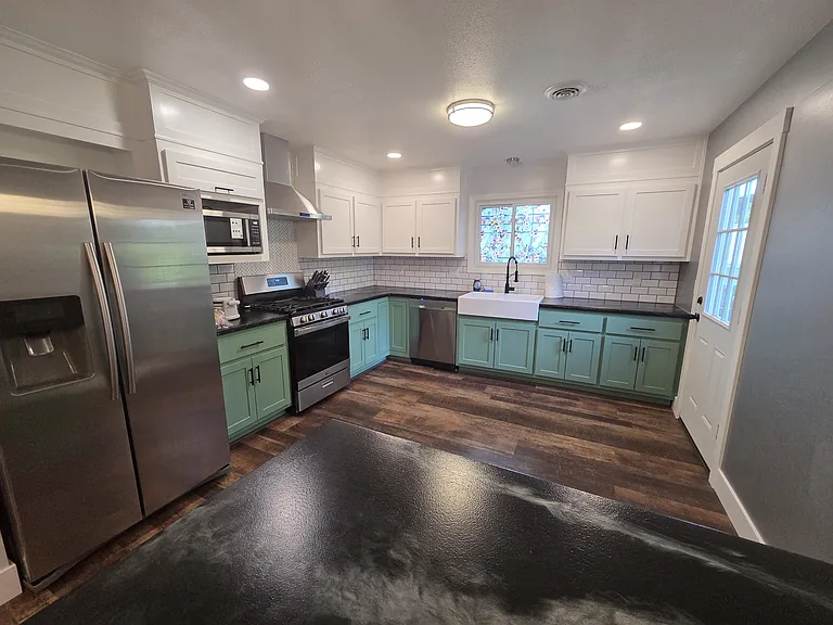 401 Stallion St — Photo 8