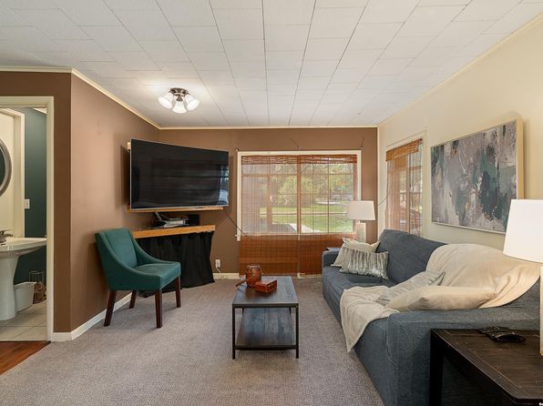 1950 Barker Ave, Lawrence, KS 66046