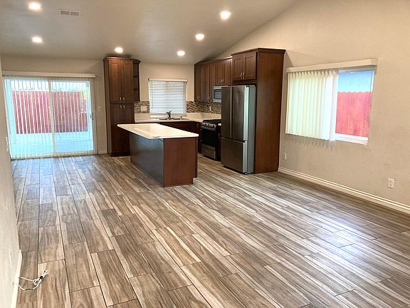 5th image of 7561 Skyline Dr