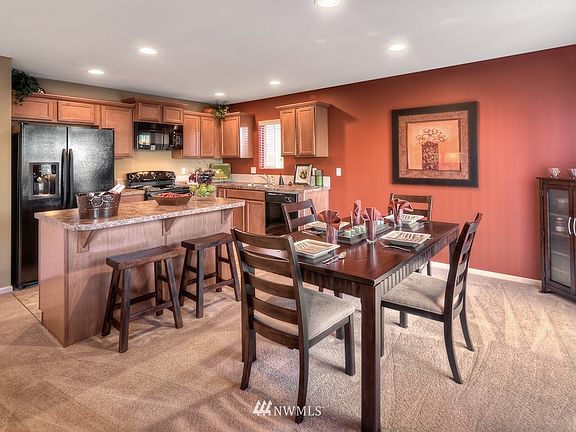 4th image of 2844 Mahogany Street NE #229