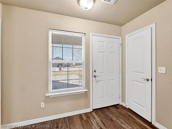 4th image of 213 Curtis Ln