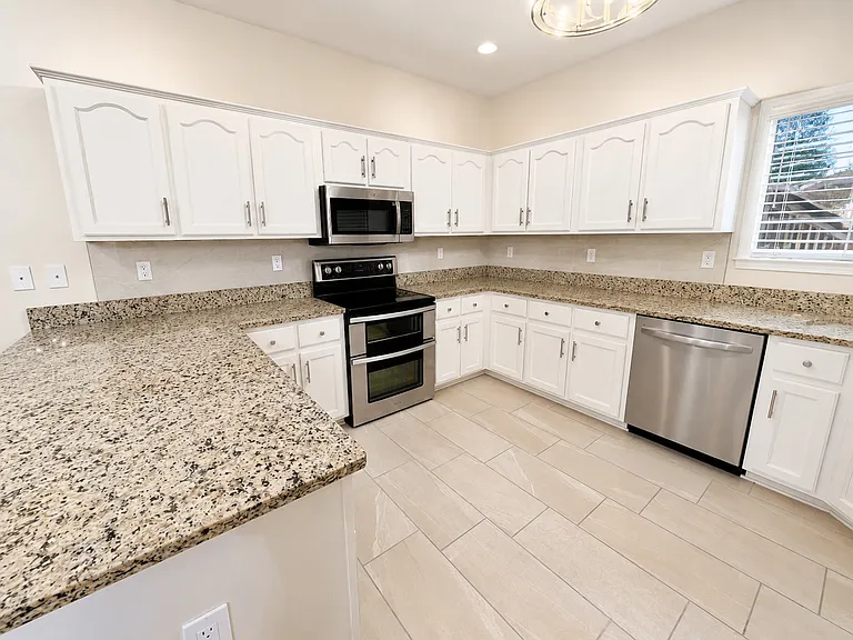 3707 Stonetrace Cir — Photo 10