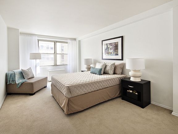 4th image of 520 E 72nd St APT 4A