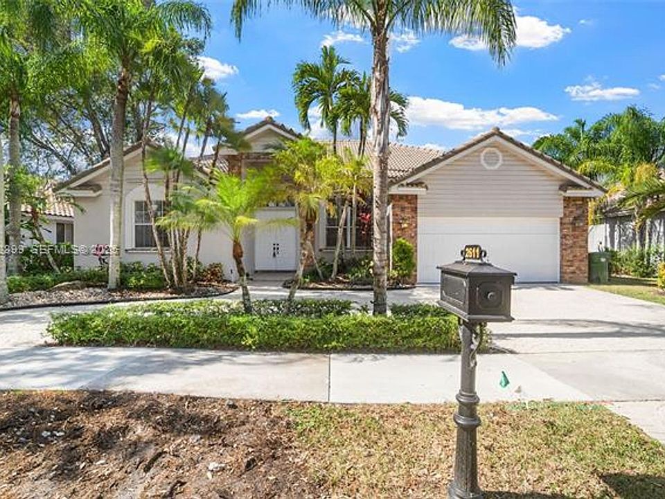 1st image of 2611 Oakbrook Ln #2611