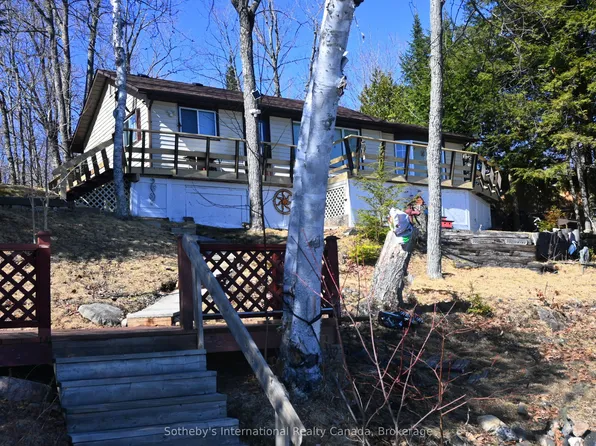 41 Deerfield Rd, McKellar, ON P2A 0B4