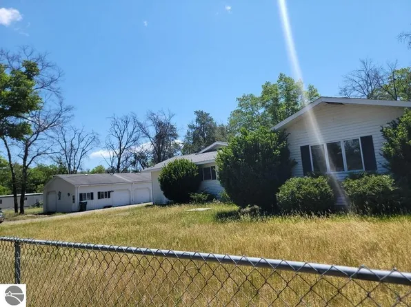 1694 Possum Track Rd, Alger, MI 48610