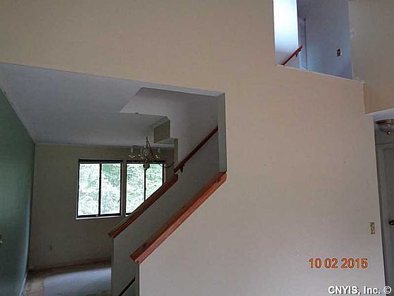 4th image of 318 Higgins Dr