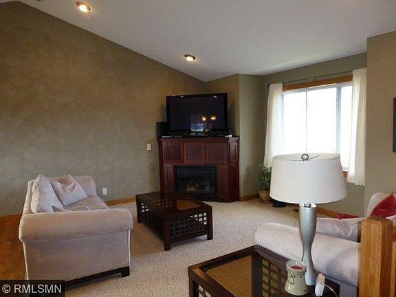 3rd image of 1223 Wren Pl