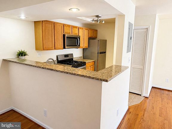 3rd image of 2510 Markham Ln APT 1