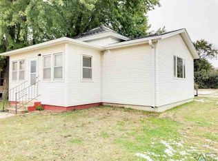 704 W 5th St, Canton, SD 57013