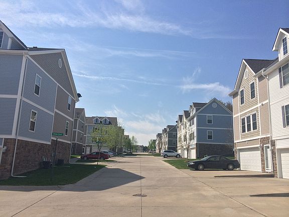 2nd image of 4510 N 147th Plz