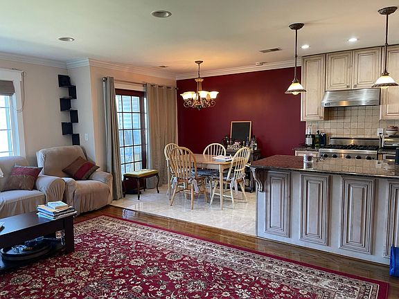 3rd image of 537 Correll Ave #28