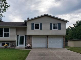 1442 Shamrock St, Jenison, MI 49428